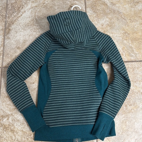 Lululemon scuba - Picture 4 of 4